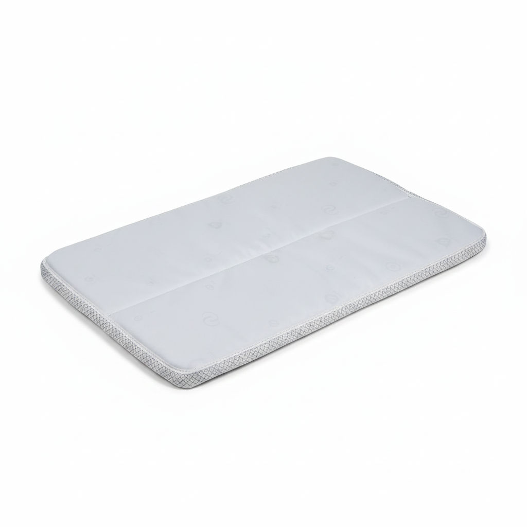 Topper blanco fondo blanco - producto solo